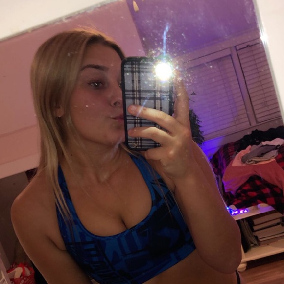 nike royal blue sports bra with lettering - Picture 2 of 3